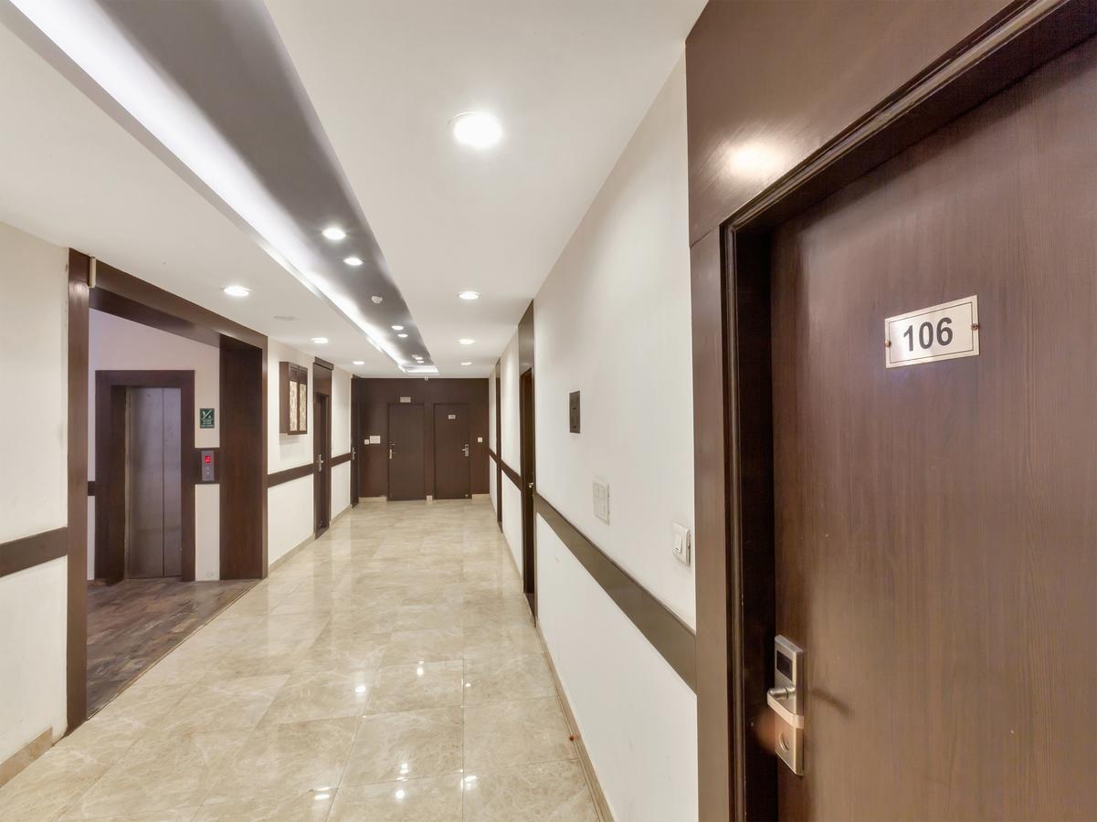Oyo 9841 The Vivir 1 Hotel Noida Buitenkant foto