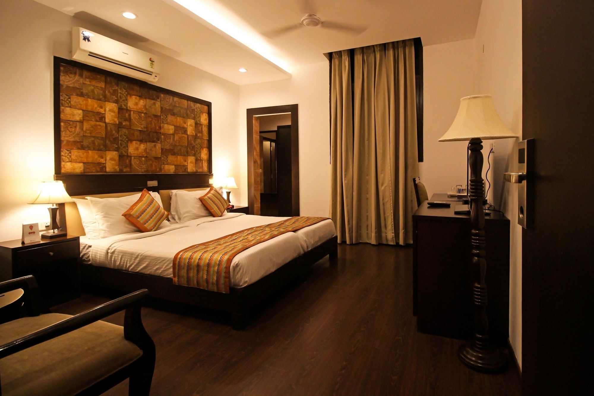 Oyo 9841 The Vivir 1 Hotel Noida Buitenkant foto