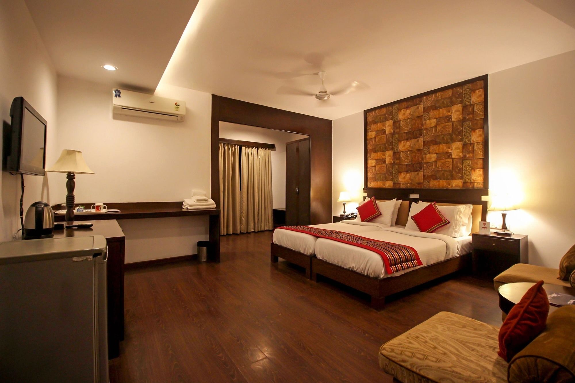 Oyo 9841 The Vivir 1 Hotel Noida Buitenkant foto
