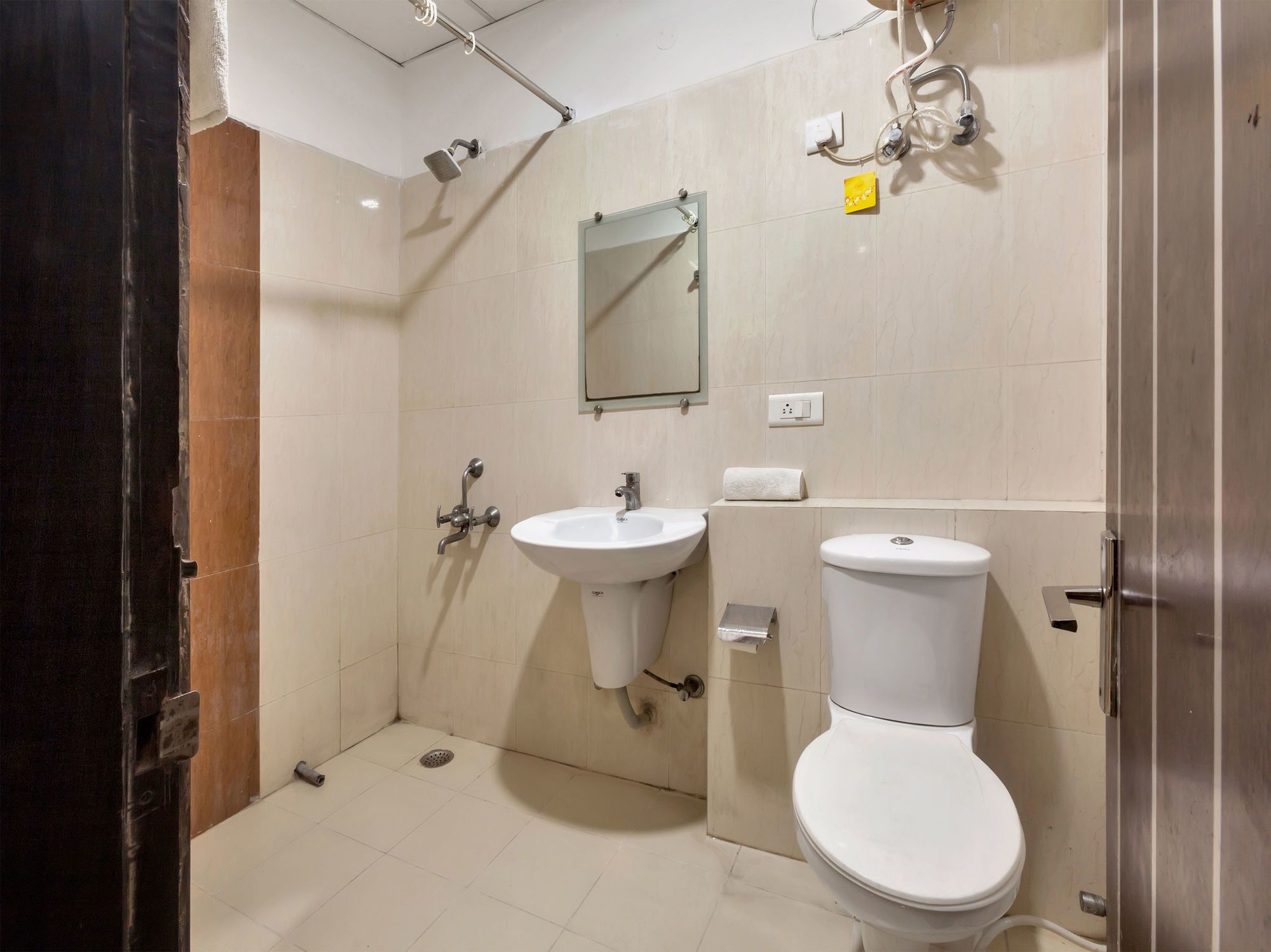 Oyo 9841 The Vivir 1 Hotel Noida Buitenkant foto
